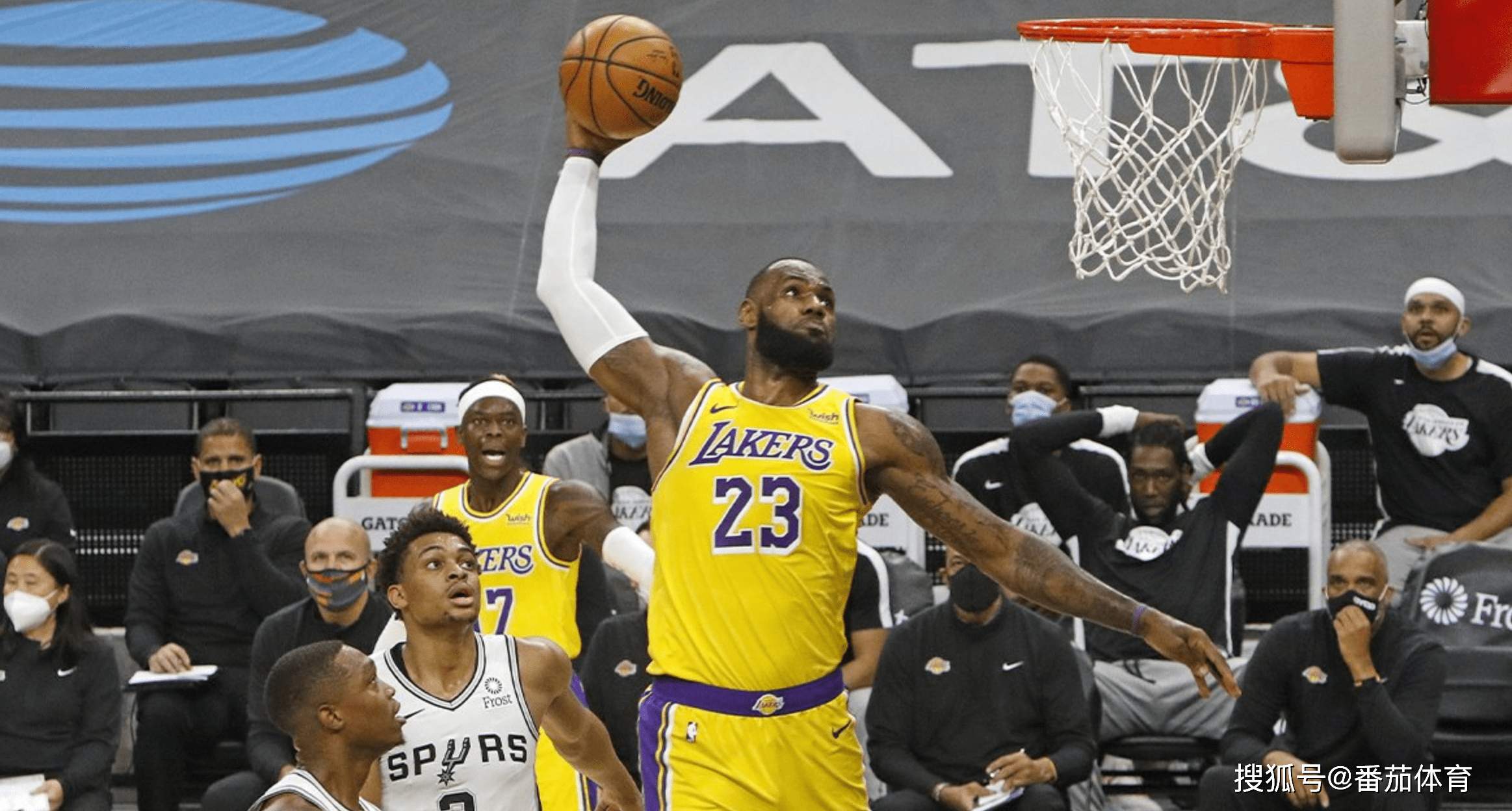 爱游戏体育关于里程碑夜圣安东尼奥马刺造点机会；中超转会期刷纪录；信心回归；医务组通报恢复的信息