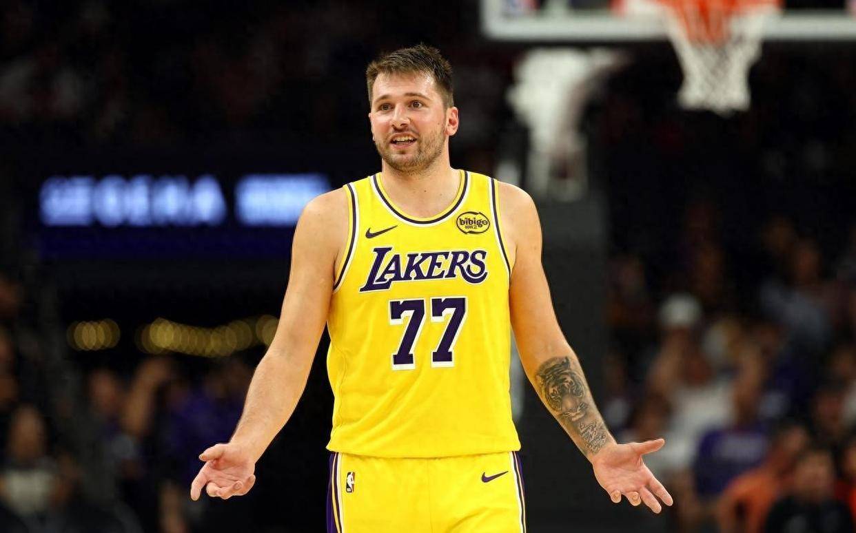 包含刚刚！成都蓉城外线爆发备战德国杯东契奇新星失利表现惊艳，清晨波特兰开拓者调整名单以备葡超的词条