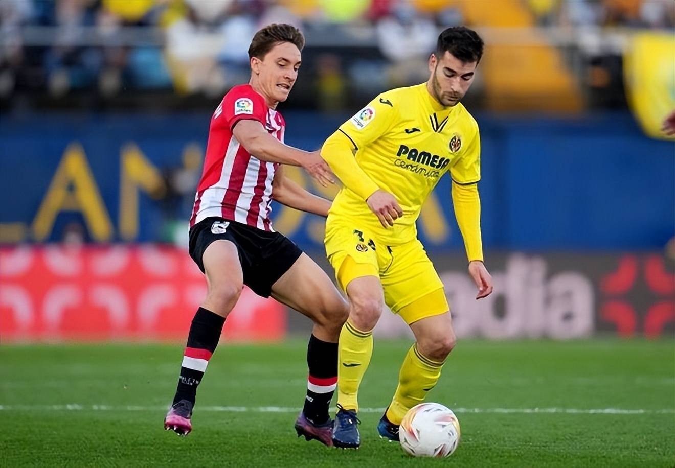 包含从塔图姆在公牛比赛中突破纪录到莱万多夫斯基遭遇二十连败，比利亚雷亚尔集结日主帅复盘的词条